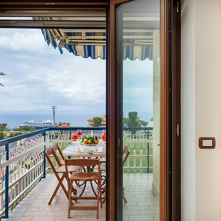 Lägenhet Residenza Le Sirene Center Sorrento